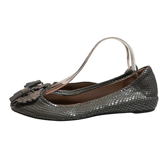 Donald Pliner Pippa Snake Print Flats w/ Tassels Size 9.5M Office Preppy - Picture 4 of 11